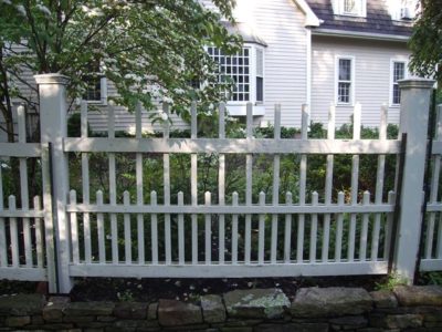 Phoenix_Manufacturing_Classic_Highland_Fence