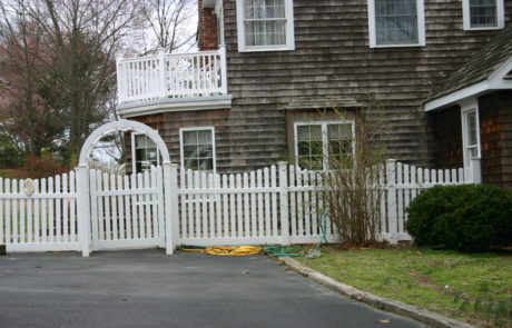 Scalloped Courtyard Fence (1)